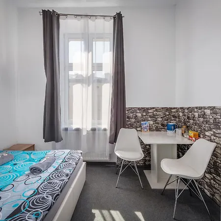 בית הארחה 70s Guest 3*