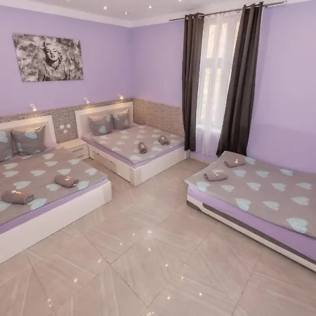 70s Guest Vendégház