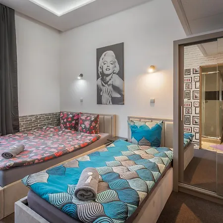 70s Guest Vendégház