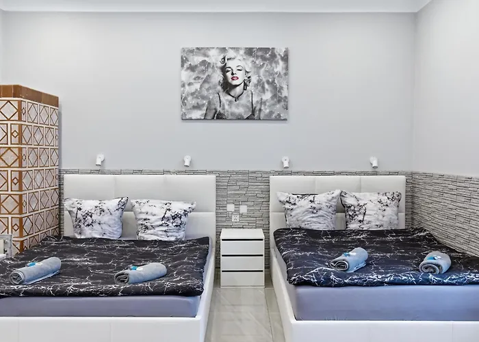 70s Guest 게스트하우스 3*